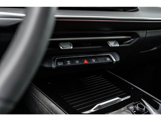 Audi Q3 1.5 e-hybrid S edition 272PK | 360 camera | Adaptief onderstel | Elek. Stoelen incl geheugen | Ma... ActivLease financial lease
