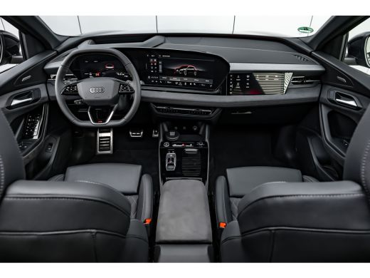 Audi Q6 e-tron S edition performance 100 kWh 306PK | Trekhaak | Luchtvering | Panoramadak | Head-up display | Ba... ActivLease financial lease