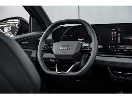 Audi Q6 e-tron S edition performance 100 kWh 306PK | Trekhaak | Luchtvering | Panoramadak | Head-up display | Ba... ActivLease financial lease