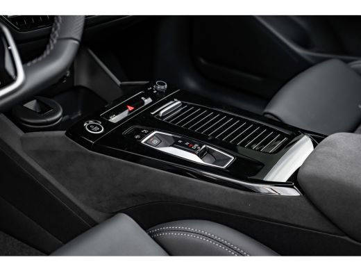 Audi Q6 e-tron S edition performance 100 kWh 306PK | Trekhaak | Luchtvering | Panoramadak | Head-up display | Ba... ActivLease financial lease