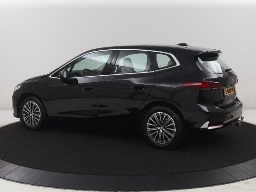 BMW 2 Serie Active Tourer 220i | Leder | Cruise control | Navigatie | Carplay | Sfeerverlichting | Virtueel d... ActivLease financial lease