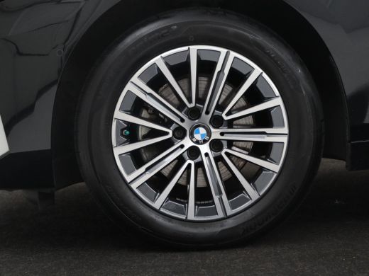 BMW 2 Serie Active Tourer 220i | Leder | Cruise control | Navigatie | Carplay | Sfeerverlichting | Virtueel d... ActivLease financial lease