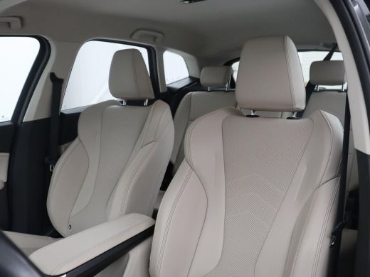 BMW 2 Serie Active Tourer 220i | Leder | Cruise control | Navigatie | Carplay | Sfeerverlichting | Virtueel d... ActivLease financial lease
