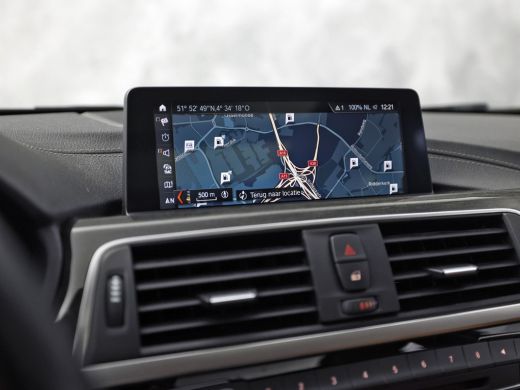 BMW 3 Serie 318i M Sport Automaat (PANORAMADAK, M PAKKET, GROOT NAVI, CAMERA, DEALER ONDERHOUDEN, COGNAC LEDE... ActivLease financial lease