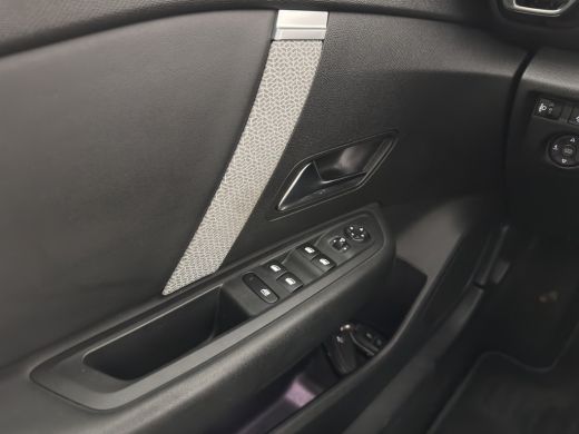 Citroën C4 1.2 Puretech Shine (INCL-BTW) *PANO |  LEATHER | FULL-LED | ADAPTIVE-CRUISE |  DIGI-COCKPIT | BLI... ActivLease financial lease