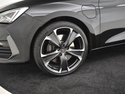 CUPRA Leon 1.4 e-Hybrid VZ Adrenaline 245 Pk AUTO l Elektr. Pano-dak | Camera | Cr. Control Adapt | Climate ... ActivLease financial lease