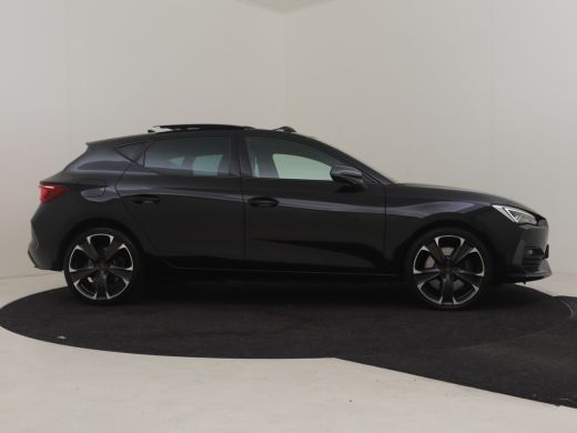 CUPRA Leon 1.4 e-Hybrid VZ Adrenaline 245 Pk AUTO l Elektr. Pano-dak | Camera | Cr. Control Adapt | Climate ... ActivLease financial lease