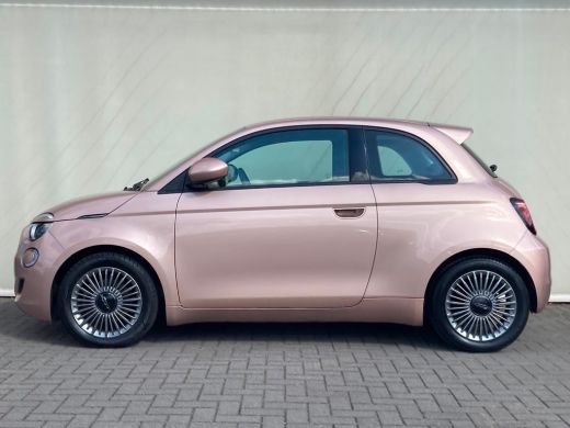 Fiat 500 Icon Airco | AppleCarplay/ Android Auto | Camera | Cruise Control | DAB | Keyless Start | LMV 16"... ActivLease financial lease