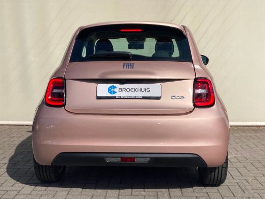 Fiat 500 Icon Airco | AppleCarplay/ Android Auto | Camera | Cruise Control | DAB | Keyless Start | LMV 16"... ActivLease financial lease