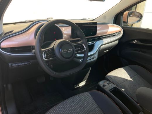 Fiat 500 Icon Airco | AppleCarplay/ Android Auto | Camera | Cruise Control | DAB | Keyless Start | LMV 16"... ActivLease financial lease