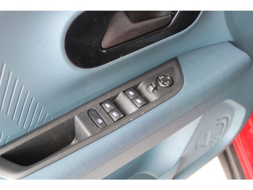 Fiat Grande Panda 1.2 Hybrid ICON | Achterbank in delen neerklapbaar | Achterbank neerklapbaar | Achterspoiler ActivLease financial lease
