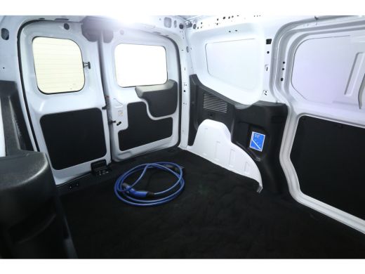 Ford Courier 54 kWh 136PK | NIEUW | Snelladen | Virtual | Camera | Cruise | Carplay | LED ActivLease financial lease