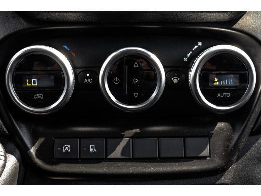 Iveco Daily 35S16 | L4H2 | 157 PK | 3-Zits | Airco | Parkeersensoren ActivLease financial lease