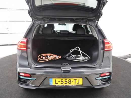 Kia e-Niro | SOH 95,4% | Panoramadak | Half leder | Adaptive cruise | Stuur/stoel verwarming | Navigatie | C... ActivLease financial lease
