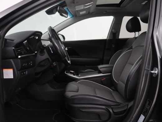 Kia e-Niro | SOH 95,4% | Panoramadak | Half leder | Adaptive cruise | Stuur/stoel verwarming | Navigatie | C... ActivLease financial lease