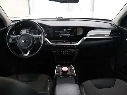 Kia e-Niro | SOH 95,4% | Panoramadak | Half leder | Adaptive cruise | Stuur/stoel verwarming | Navigatie | C... ActivLease financial lease
