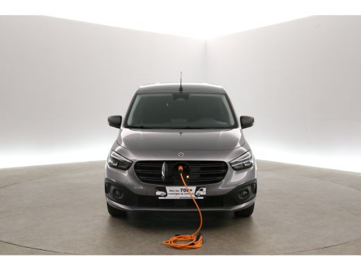 Mercedes-Benz Citan 45 kWh 122PK | Snelladen | SOH 99% | 1400kg Trekgew. | Clima | Camera | Cruise | Carplay ActivLease financial lease
