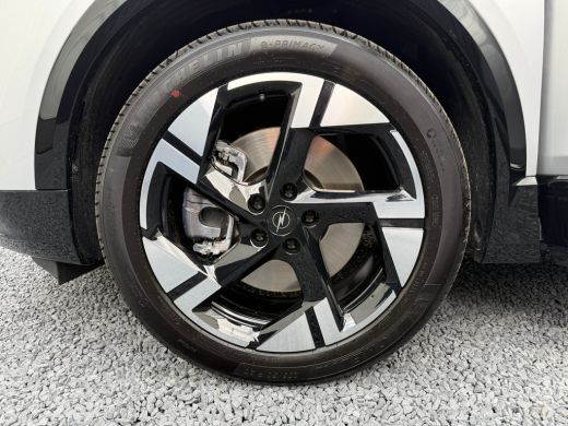 Opel Grandland 1.6 PHEV 195PK GS | 8 Jaar Garantie | Focal Soundsystem | TomTom NAVI | Schuif-/Kanteldak | Adapt... ActivLease financial lease