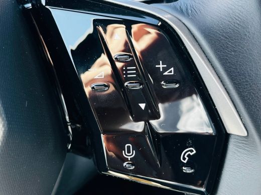 Peugeot 3008 1.6 plug-in Hybrid 195 Allure 360 Camera | Afneembare trekhaak | Adeptieve cruise control | Keyle... ActivLease financial lease