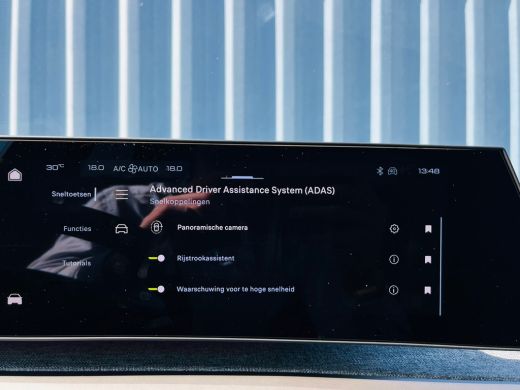 Peugeot 3008 1.6 plug-in Hybrid 195 Allure 360 Camera | Afneembare trekhaak | Adeptieve cruise control | Keyle... ActivLease financial lease