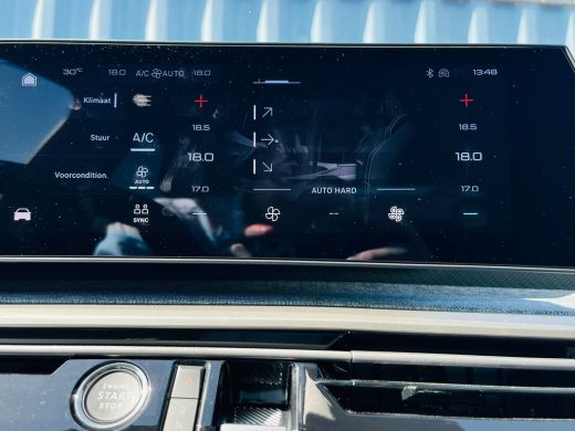 Peugeot 3008 1.6 plug-in Hybrid 195 Allure 360 Camera | Afneembare trekhaak | Adeptieve cruise control | Keyle... ActivLease financial lease