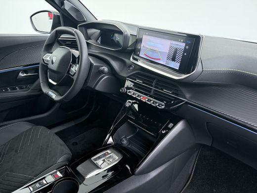 Peugeot e-2008 | Demo Deal | GT | 17'' Lichtmetalen velgen KARAKOY | Active Safety Brake met camera en radar (au... ActivLease financial lease
