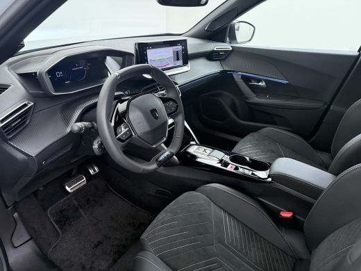 Peugeot e-2008 | Demo Deal | GT | 17'' Lichtmetalen velgen KARAKOY | Active Safety Brake met camera en radar (au... ActivLease financial lease