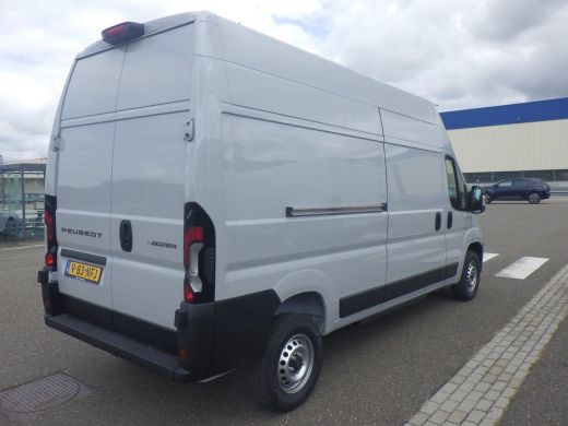 Peugeot e-Boxer L3H3 3.5t 110kWh | 8 JAAR GARANTIE | VERWARMDE BESTUURDERSTOEL | VERWARMDE VOORRUIT | DIGITALE BI... ActivLease financial lease