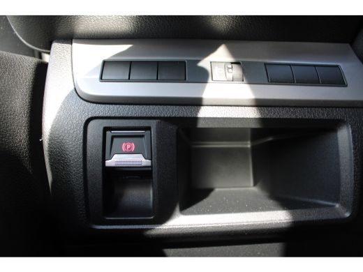 Peugeot e-Expert L3 75 kWh | 8 JAAR GARANTIE | CAMERA | NAVI | BETIMMERING | DRAADLOOS CARPLAY ActivLease financial lease