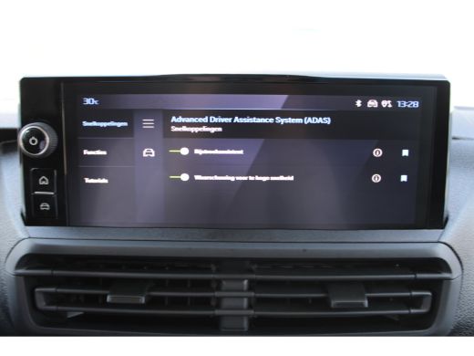 Peugeot e-Expert L3 75 kWh | 8 JAAR GARANTIE | CAMERA | NAVI | BETIMMERING | DRAADLOOS CARPLAY ActivLease financial lease