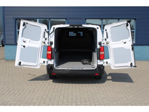 Peugeot e-Expert L3 75 kWh | 8 JAAR GARANTIE | CAMERA | NAVI | BETIMMERING | DRAADLOOS CARPLAY ActivLease financial lease