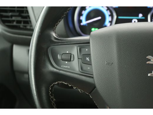 Peugeot e-Expert 75 kWh L2H1 Long Range | Snelladen | SOH 90% | Airco | Camera | Cruise | Carplay | Parkeersens. ActivLease financial lease