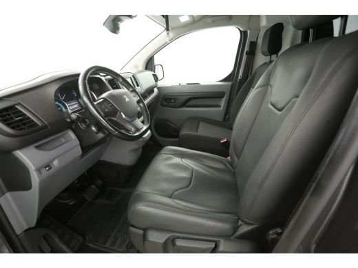 Peugeot e-Expert 75 kWh L2H1 Long Range | Snelladen | SOH 90% | Airco | Camera | Cruise | Carplay | Parkeersens. ActivLease financial lease
