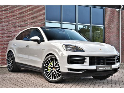 Porsche Cayenne 3.0 S E-Hybrid Pano Trekh ACC HUD 360 Chrono 22inch ActivLease financial lease