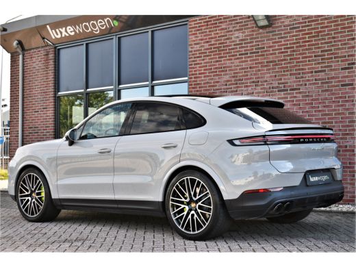 Porsche Cayenne 3.0 S E-Hybrid Pano Trekh ACC HUD 360 Chrono 22inch ActivLease financial lease