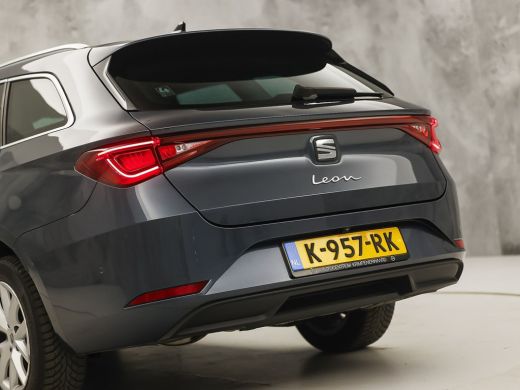 Seat Leon 1.5 TSI Sport (4 CILINDER, VIRTUAL COCKPIT, APPLE CARPLAY, GROOT NAVI, CAMERA, SPORTSTOELEN, GETI... ActivLease financial lease