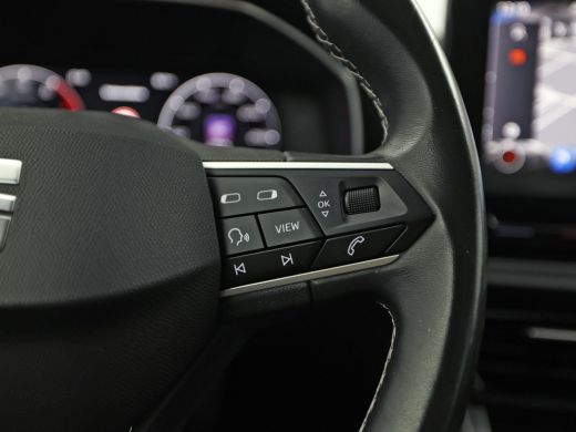 Seat Leon 1.5 TSI Sport (4 CILINDER, VIRTUAL COCKPIT, APPLE CARPLAY, GROOT NAVI, CAMERA, SPORTSTOELEN, GETI... ActivLease financial lease