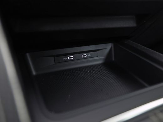Seat Leon 1.5 TSI Sport (4 CILINDER, VIRTUAL COCKPIT, APPLE CARPLAY, GROOT NAVI, CAMERA, SPORTSTOELEN, GETI... ActivLease financial lease