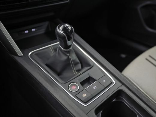 Seat Leon 1.5 TSI Sport (4 CILINDER, VIRTUAL COCKPIT, APPLE CARPLAY, GROOT NAVI, CAMERA, SPORTSTOELEN, GETI... ActivLease financial lease