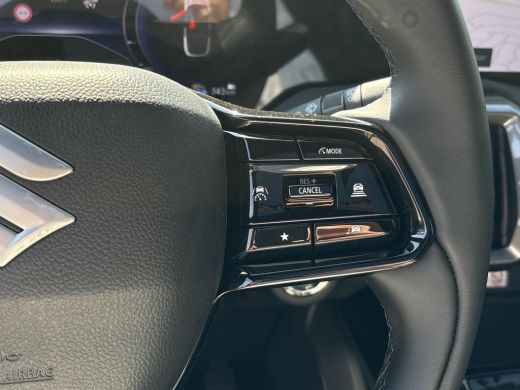 Suzuki e Vitara Style 61 kWh | Nieuwe auto | Direct uit voorraad leverbaar | ActivLease financial lease