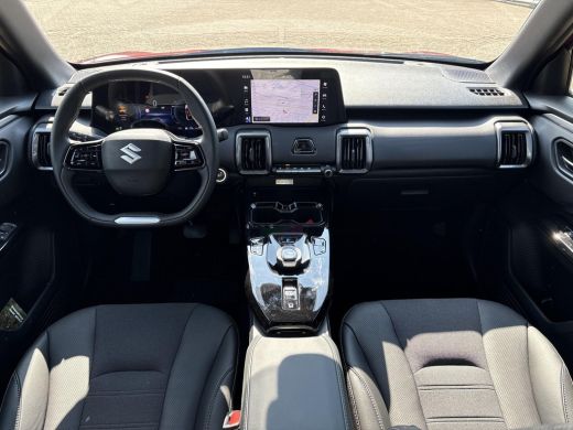 Suzuki e Vitara Style 61 kWh | Nieuwe auto | Direct uit voorraad leverbaar | ActivLease financial lease