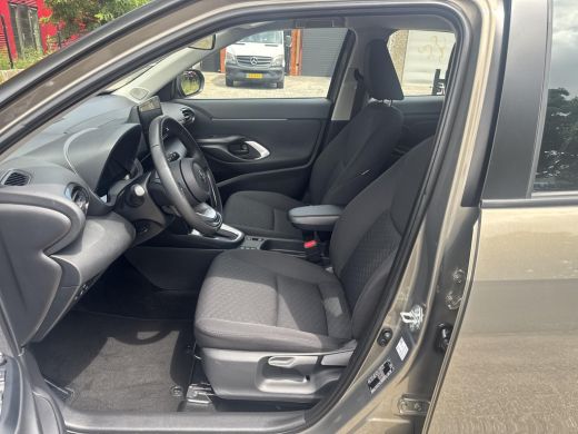 Toyota Yaris Cross 1.5 Hybrid 115 Business Plus | 06-10141018 Voor meer informatie ActivLease financial lease