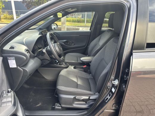 Toyota Yaris Cross 1.5 Hybrid 115 Dynamic Comfort Pack | 06-10141018 Voor meer informatie ActivLease financial lease