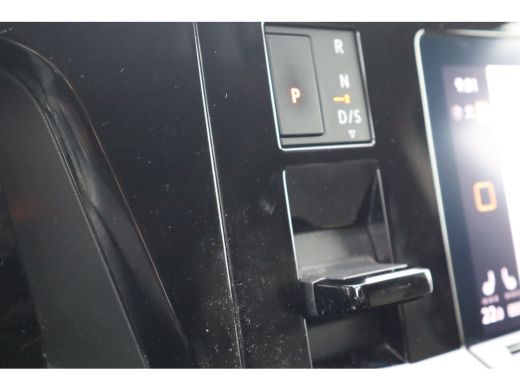 Volkswagen Multivan 1.4 eHybrid L2H1 Life Business 150PK | Achteruitrijcamera | Airco (automatisch) | Apple Carplay/A... ActivLease financial lease