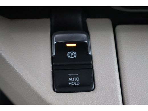 Volkswagen Multivan 1.4 eHybrid L2H1 Life Business 150PK | Achteruitrijcamera | Airco (automatisch) | Apple Carplay/A... ActivLease financial lease