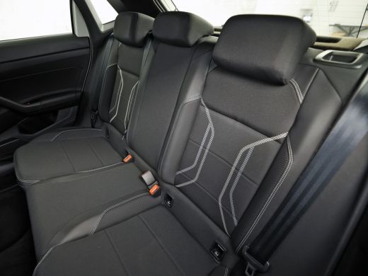 Volkswagen Polo 1.0 TSI R-Line Sport Automaat (VIRTUAL COCKPIT, ZWART HEMEL, GROOT NAVI, CLIMATE, LEDER, SPORTSTO... ActivLease financial lease