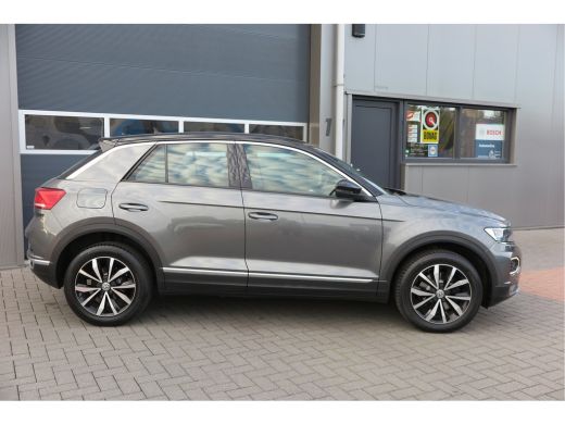 Volkswagen T-Roc 1.0 TSI 85kw 116pk Style Led, Virtual Cockpit, LMV, Camera , Trekhaak afneembaar, DAB+ ,Navigatie... ActivLease financial lease