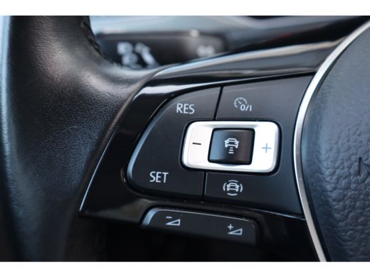 Volkswagen T-Roc 1.5 TSI Style 150PK Automaat | Airco | Cruise control adaptief | Navigatiesysteem ActivLease financial lease