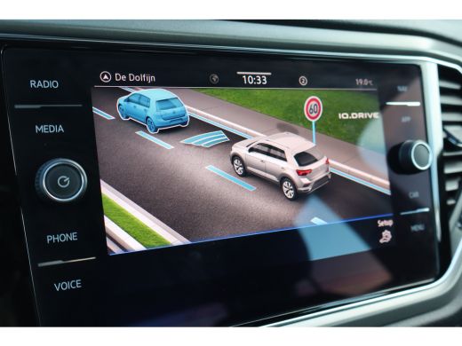 Volkswagen T-Roc 1.5 TSI Style 150PK Automaat | Airco | Cruise control adaptief | Navigatiesysteem ActivLease financial lease