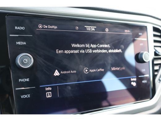 Volkswagen T-Roc 1.5 TSI Style 150PK Automaat | Airco | Cruise control adaptief | Navigatiesysteem ActivLease financial lease